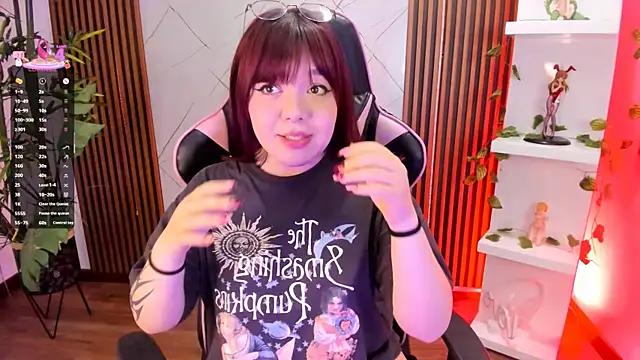 Snapshot of Fluffy_Bubble21 chatting on March 6, 4:19 am Fluffy Bubble21 online show from March 6, 4:19 am