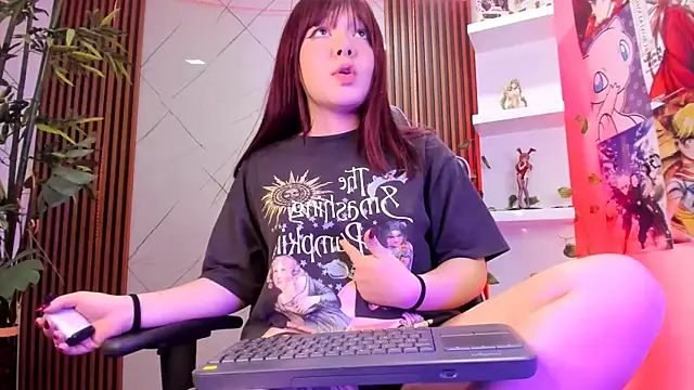 Snapshot of Fluffy_Bubble21 chatting on March 6, 10:30 am Fluffy Bubble21 online show from March 6, 10:30 am