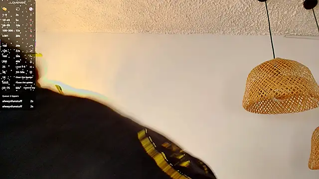 Snapshot of Fluffy_Bubble21 chatting on March 19, 10:22 am Fluffy Bubble21 online show from March 19, 10:22 am