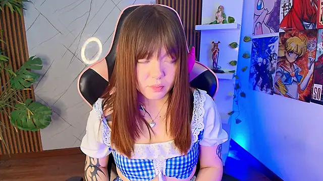 Snapshot of Fluffy_Bubble21 chatting on September 26, 3:32 am Fluffy Bubble21 online show from September 26, 3:32 am