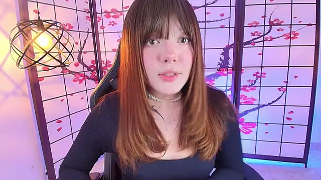 Snapshot of Fluffy_Bubble21 chatting on October 22, 3:40 am Fluffy Bubble21 online show from October 22, 3:40 am