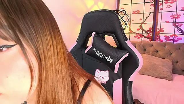 Snapshot of Fluffy_Bubble21 chatting on January 8, 4:15 am Fluffy Bubble21 online show from January 8, 4:15 am