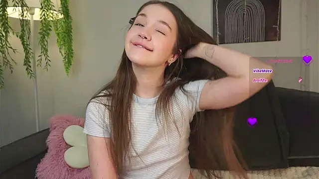 AmiLewis online show from February 20, 1:03 am