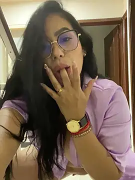 Snapshot of Miah_gomez_ chatting on February 7, 12:53 am Miah gomez online show from February 7, 12:53 am