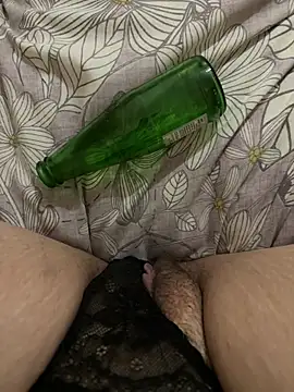 Snapshot of pinkimeryem chatting on April 14, 5:02 am pinkimeryem online show from April 14, 5:02 am