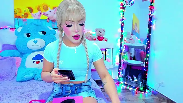 Snapshot of Candy_Candy__ chatting on February 8, 11:19 pm Candy Candy online show from February 8, 11:19 pm