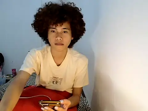 Snapshot of Asiantwink21 chatting on June 23, 2:48 pm Asiantwink21 online show from June 23, 2:48 pm