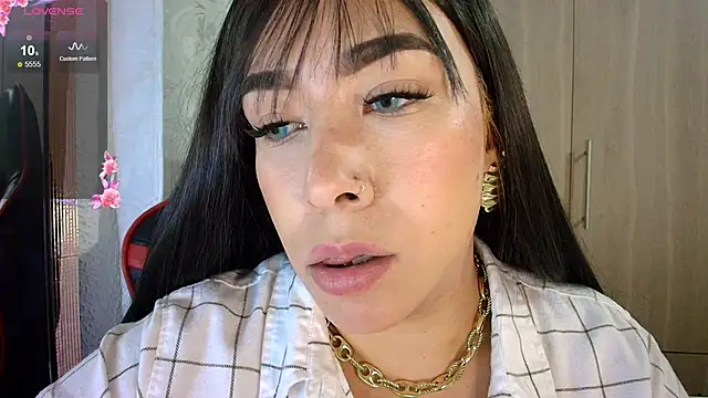 leahtemptation3 online show from May 15, 11:12 pm