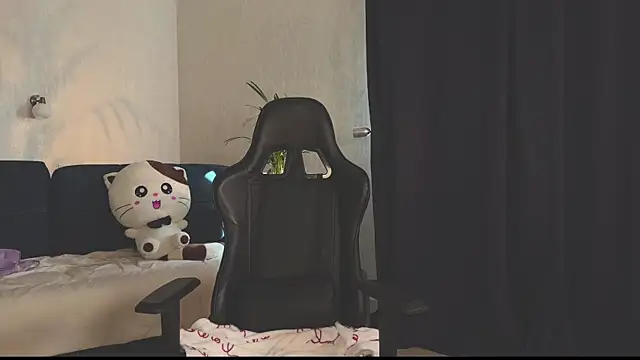 hotexclusive  online show from March 15, 7:53 am