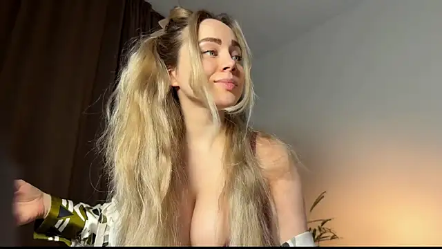 hotexclusive  online show from February 28, 6:20 pm