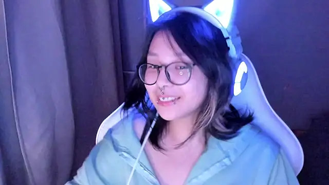 maydaykimmy online show from May 13, 9:33 pm