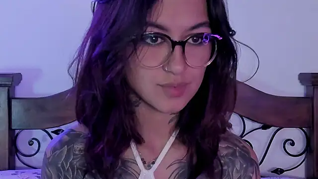 noemi foxxx online show from January 5, 8:32 am