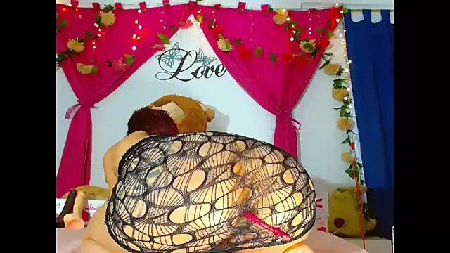 natashakissess online show from January 6, 4:00 pm