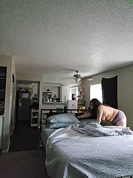 honeeyyy pot online show from February 7, 9:40 pm