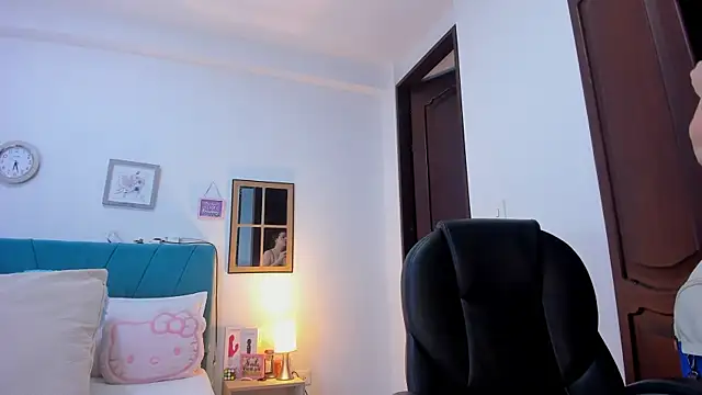 Snapshot of kamila_lopez chatting on June 25, 10:14 pm kamila lopez online show from June 25, 10:14 pm