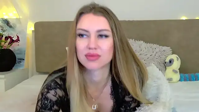 LuisaSin online show from February 23, 7:50 am