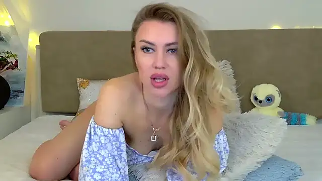 LuisaSin online show from March 13, 7:48 am