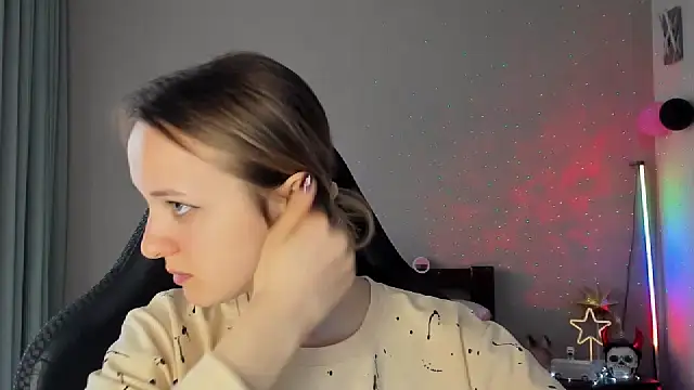 Snapshot of RouseReed chatting on March 3, 1:09 pm RouseReed online show from March 3, 1:09 pm