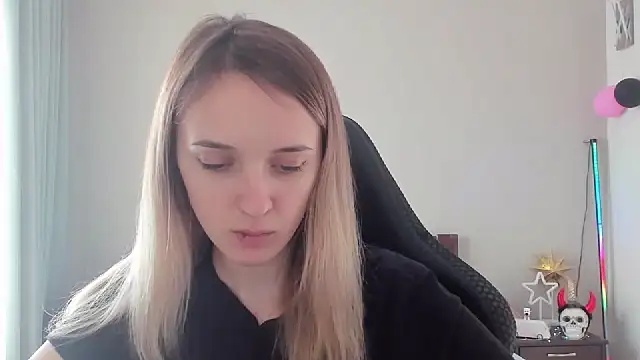 Snapshot of RouseReed chatting on March 4, 1:17 pm RouseReed online show from March 4, 1:17 pm