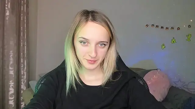 Snapshot of RouseReed chatting on October 29, 1:02 pm RouseReed online show from October 29, 1:02 pm