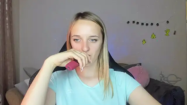 Snapshot of RouseReed chatting on November 3, 1:01 pm RouseReed online show from November 3, 1:01 pm