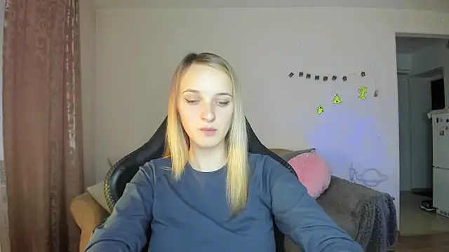 Snapshot of RouseReed chatting on November 5, 12:49 pm RouseReed online show from November 5, 12:49 pm