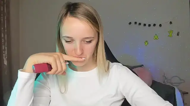 Snapshot of RouseReed chatting on November 6, 1:23 pm RouseReed online show from November 6, 1:23 pm