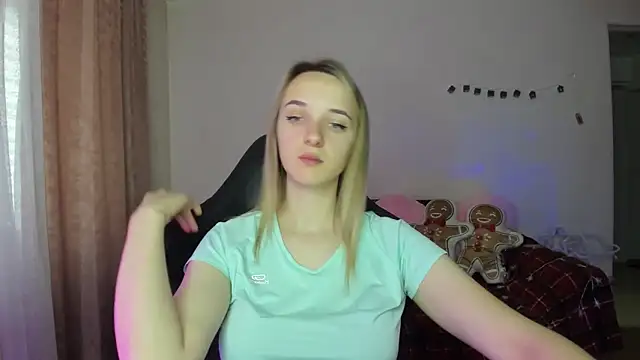 Snapshot of RouseReed chatting on November 24, 7:30 am RouseReed online show from November 24, 7:30 am