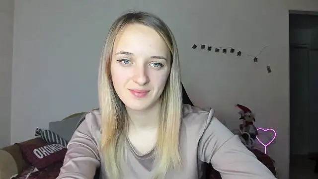 Snapshot of RouseReed chatting on December 15, 1:15 pm RouseReed online show from December 15, 1:15 pm