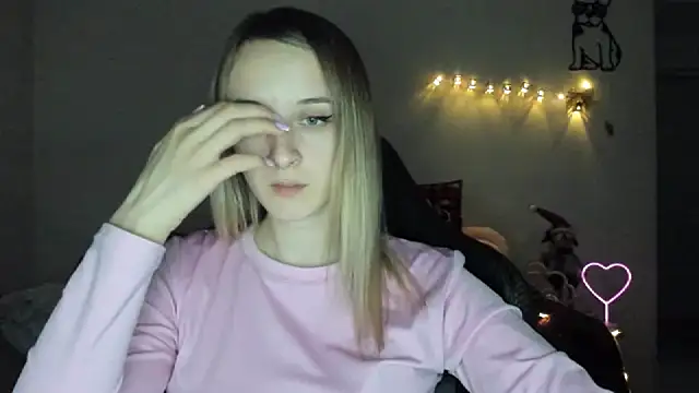 Snapshot of RouseReed chatting on December 20, 1:29 pm RouseReed online show from December 20, 1:29 pm