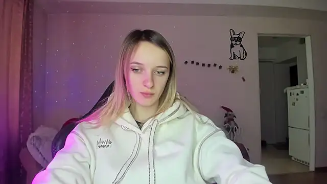 Snapshot of RouseReed chatting on January 13, 7:35 am RouseReed online show from January 13, 7:35 am