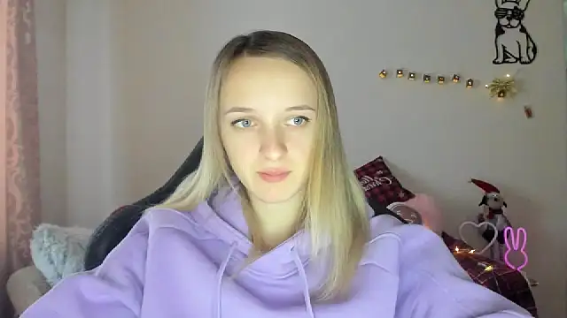 Snapshot of RouseReed chatting on January 17, 12:43 pm RouseReed online show from January 17, 12:43 pm