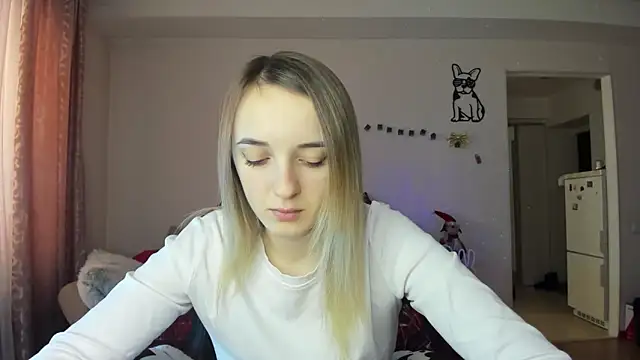 Snapshot of RouseReed chatting on February 1, 6:56 am RouseReed online show from February 1, 6:56 am