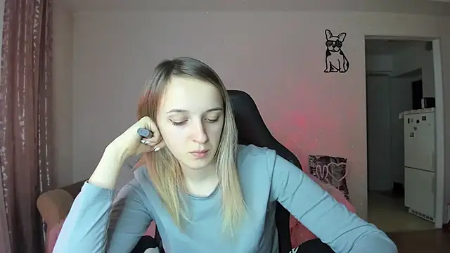 Snapshot of RouseReed chatting on February 4, 1:06 pm RouseReed online show from February 4, 1:06 pm