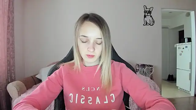 Snapshot of RouseReed chatting on February 5, 7:24 am RouseReed online show from February 5, 7:24 am