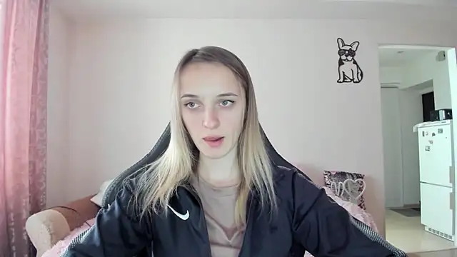 Snapshot of RouseReed chatting on February 7, 12:42 pm RouseReed online show from February 7, 12:42 pm