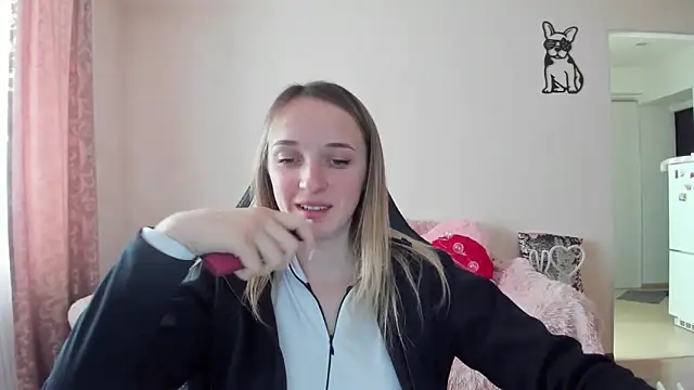 Snapshot of RouseReed chatting on February 9, 7:45 am RouseReed online show from February 9, 7:45 am