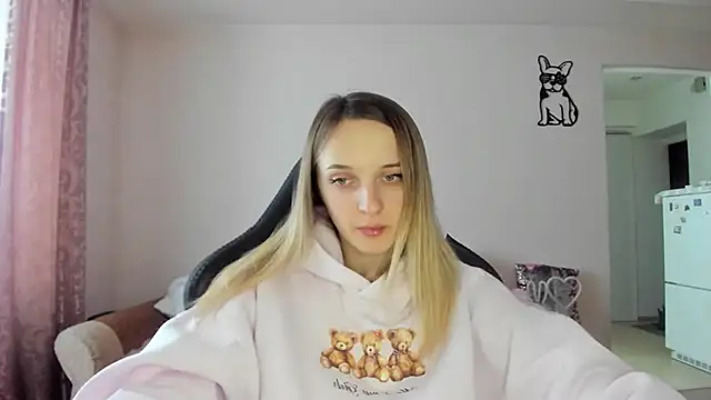 Snapshot of RouseReed chatting on February 10, 12:20 pm RouseReed online show from February 10, 12:20 pm