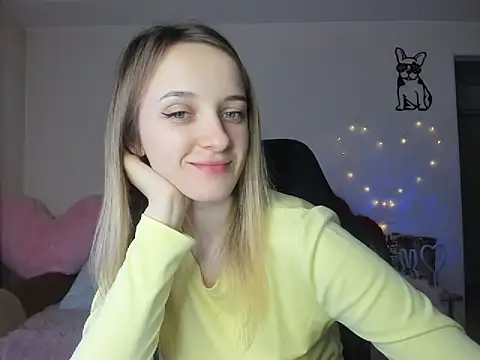 Snapshot of RouseReed chatting on February 15, 7:16 am RouseReed online show from February 15, 7:16 am