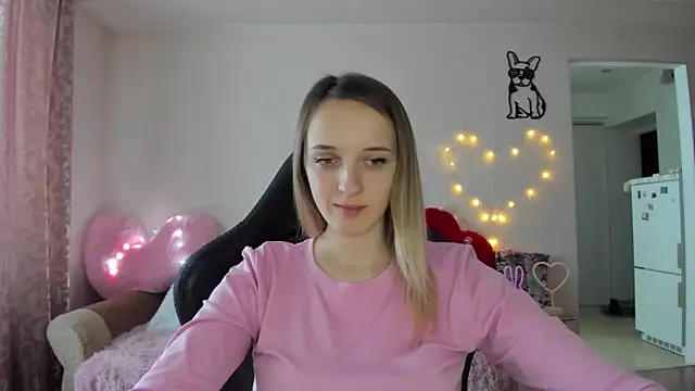 Snapshot of RouseReed chatting on February 17, 1:07 pm RouseReed online show from February 17, 1:07 pm