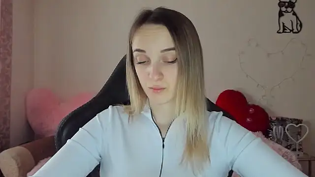 Snapshot of RouseReed chatting on February 24, 1:09 pm RouseReed online show from February 24, 1:09 pm