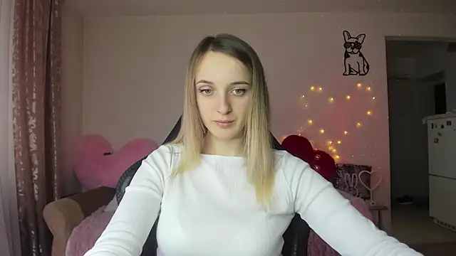 Snapshot of RouseReed chatting on February 25, 1:10 pm RouseReed online show from February 25, 1:10 pm