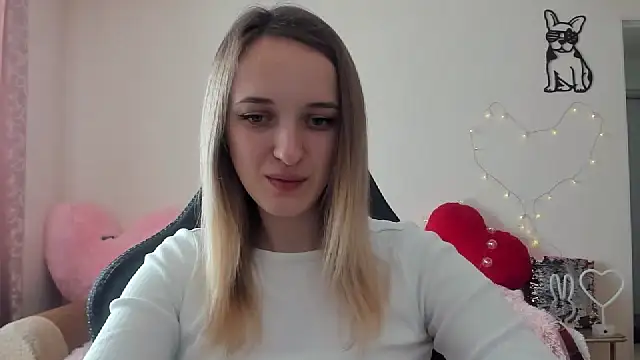 Snapshot of RouseReed chatting on March 1, 7:21 am RouseReed online show from March 1, 7:21 am