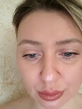 LadyLolyPop  online show from April 7, 3:40 am