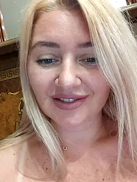 Snapshot of LadyLolyPop_ chatting on June 23, 12:52 am LadyLolyPop online show from June 23, 12:52 am