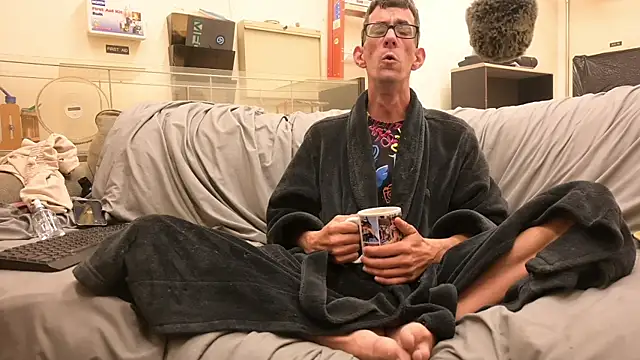 joeiandola online show from April 18, 3:16 pm