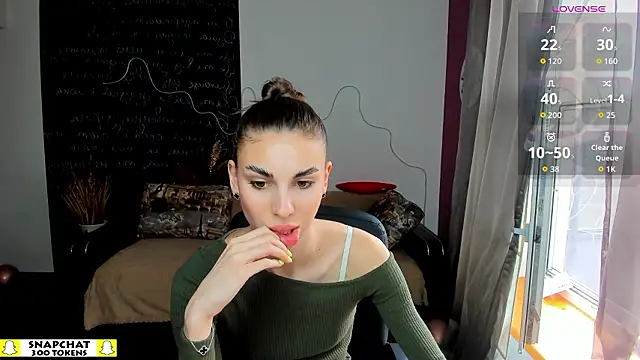 EmmyGreans online show from March 27, 8:26 am