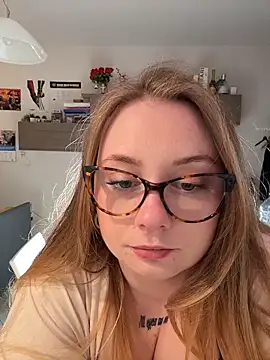 Snapshot of chloetarducci chatting on March 13, 6:25 pm chloetarducci online show from March 13, 6:25 pm