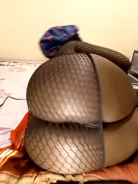 Snapshot of Misskhalifa_ chatting on June 4, 11:27 am Misskhalifa online show from June 4, 11:27 am