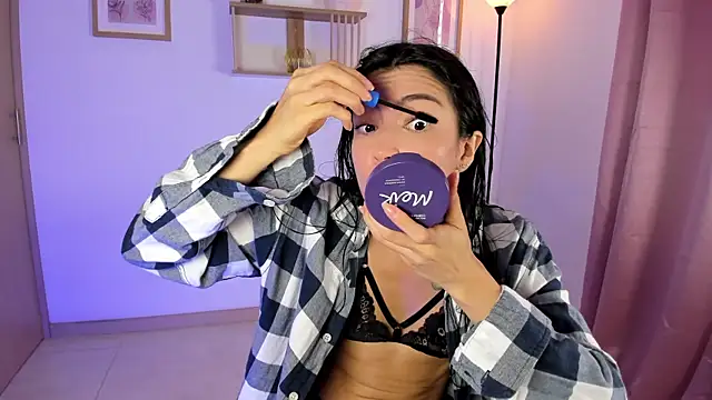 Lilabril online show from May 20, 2:45 pm